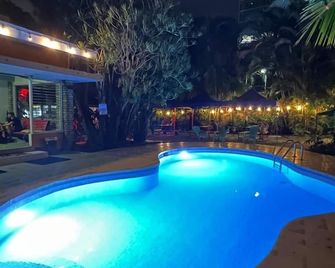 Costa Rica Backpackers - סן חוזה - בריכה