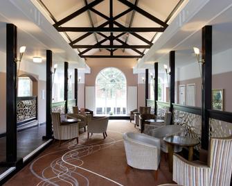 Ramada by Wyndham Birmingham Solihull - Solihull - Lounge