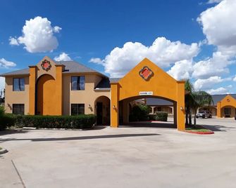 Sunbridge Inn & Suites - Zapata - Gebäude