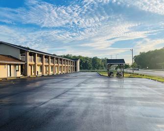 Bel Air Motel - Wood River - Building