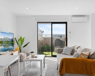 Townhouse Close to Everything - 基督城 - 客廳