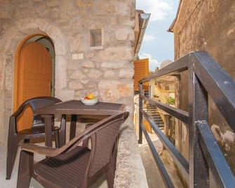 Lovely Apartment In Omisalj - Omisalj - Balkon