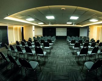 Naalt Hotel Joinville - Joinville - Sala de reuniões