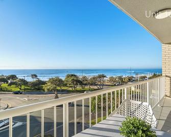 Capeview Apartments - Caloundra - Balkon