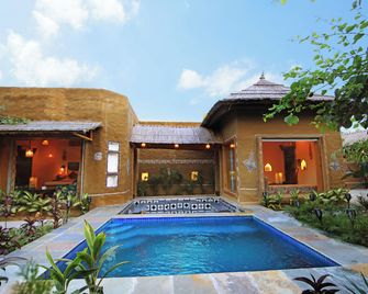 Nature Village Resort - Pushkar - Havuz