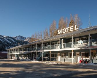 Gull Lake Lodge - June Lake - Edificio