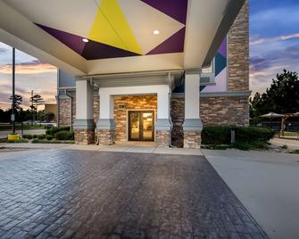 Spark by Hilton Longview - Longview - Building