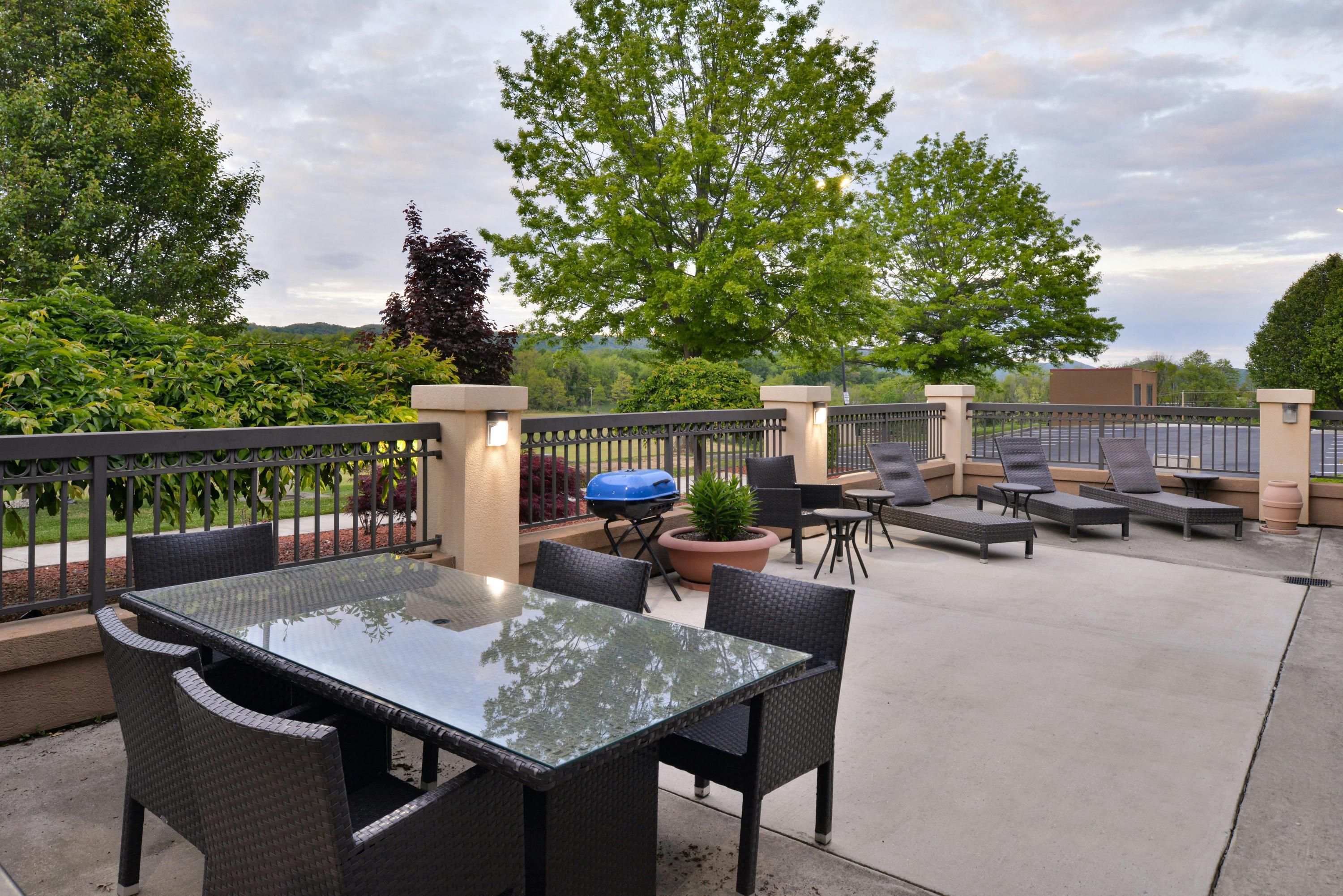 Hampton Inn Wytheville - Wytheville - Балкон