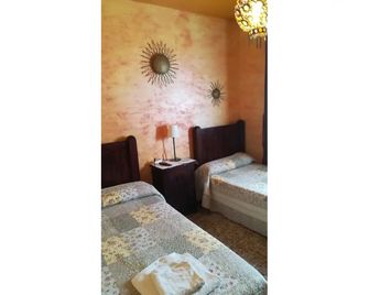 Hostal Restaurante La Diligencia - Cunit