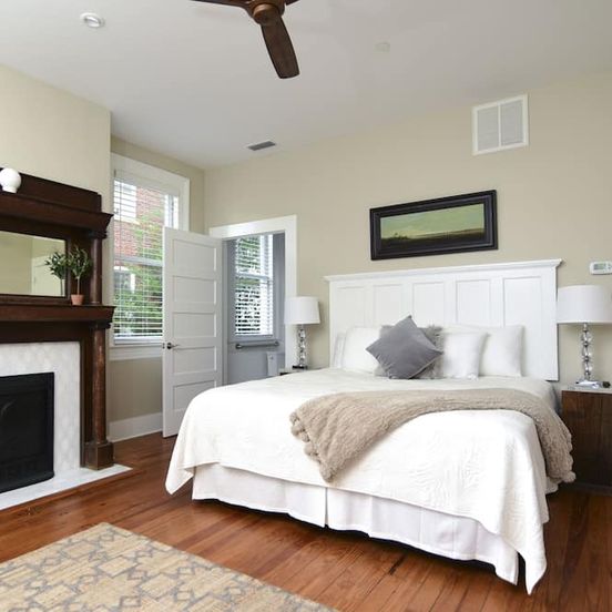 Bedroom view of 607 Bay Inn Downtown Beaufort