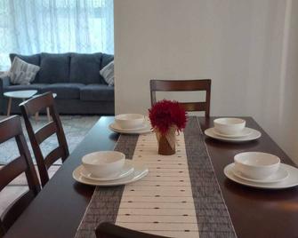 Charming 3-bedroom apartment with WiFi and AC in Syracuse - Syracuse