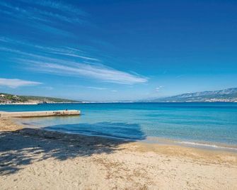 1 Bedroom Lovely Apartment In Risika - Risika - Beach