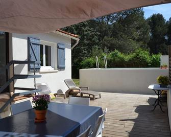 Provencal house completely renovated with swimming pool located in the pine forest - Gémenos - Balcon
