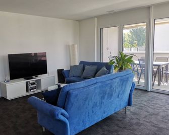 Ferienwohnung Hirschen - Gossau - Living room