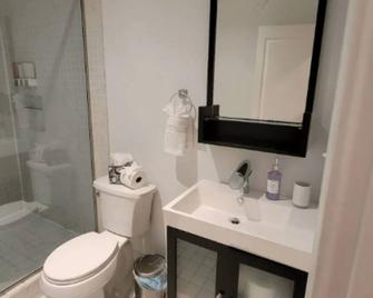 Spacious Comfy 2br Near Highwaytrain Station - Oak Park