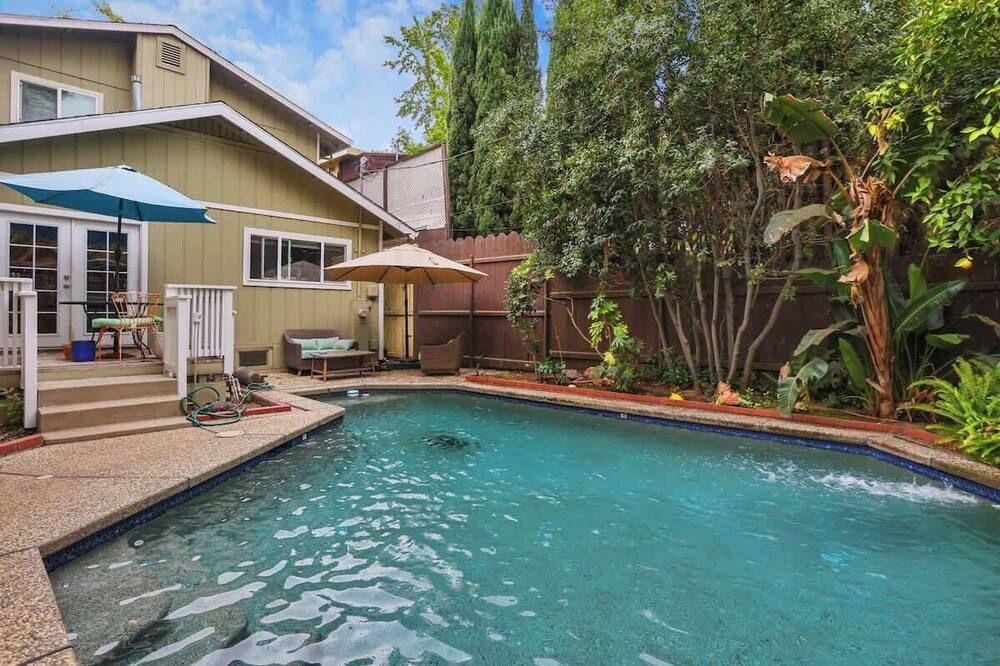 Cozy Chic Studio in the heart of Sac+Pool access - סקרמנטו - בריכה