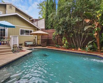 Cozy Chic Studio in the heart of Sac+Pool access - Sacramento - Piscina