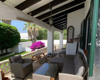 Villa Abrils - Thị trấn Alaior - Hàng hiên