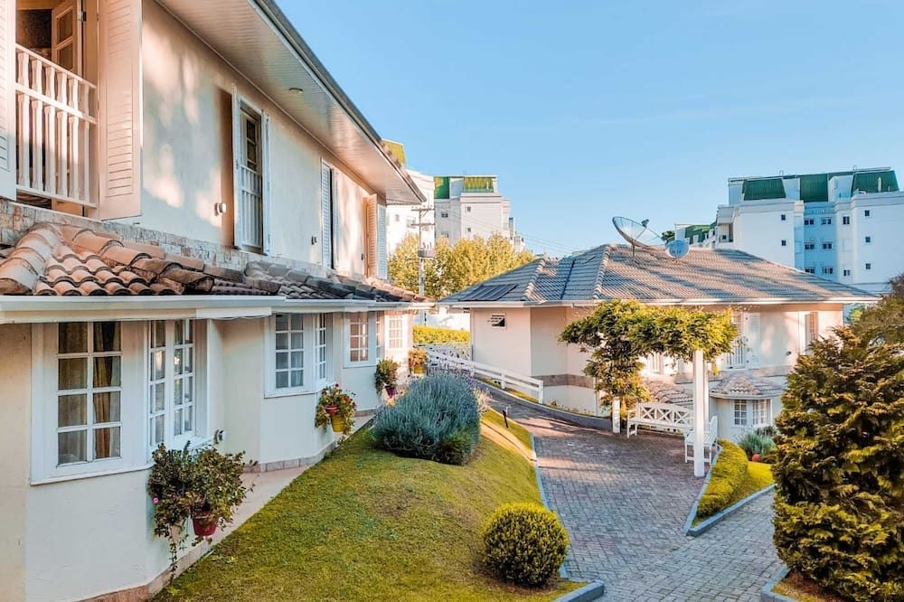 بوزادا ناسيونال إن كامبوس دو جورداو - كامبوس لا خورداو - مبنى