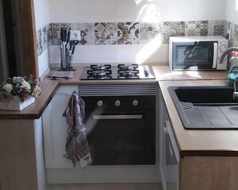 Seaside Villa in Calafat with Private Pool. - Calafat - Cocina