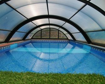 Hospedaje Javier - Alojateisla - Isla - Piscina