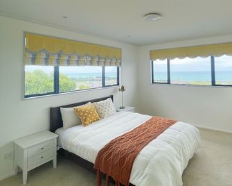5 Bed Panoramic Sea & Town View - Oamaru - Camera da letto