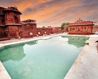 The Fort Pokaran - Pokaran - Piscina
