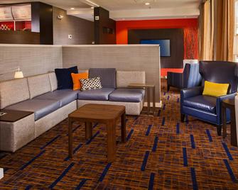 Courtyard by Marriott Richmond West - Richmond - Lobby