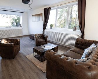 Welcome to the Gardens of Qiara.brCharming cottages in the heart of the Vosges Mo - Mirecourt - Huiskamer