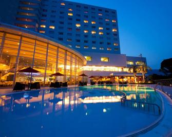 Grand Mercure Beppu Bay Resort & Spa - Hiji - Piscina