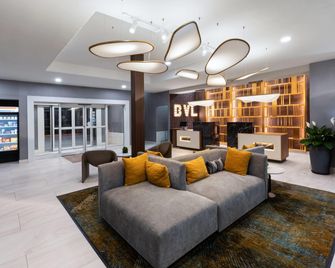 La Quinta Inn & Suites by Wyndham Brownsville North - Brownsville - Lobi