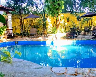 Casa Quetzal Hotel - ויאדוליד - בריכה