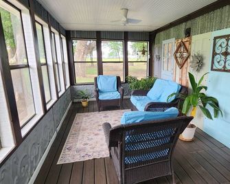 Peaceful 2br Getaway With Scenic Views - Ponca City