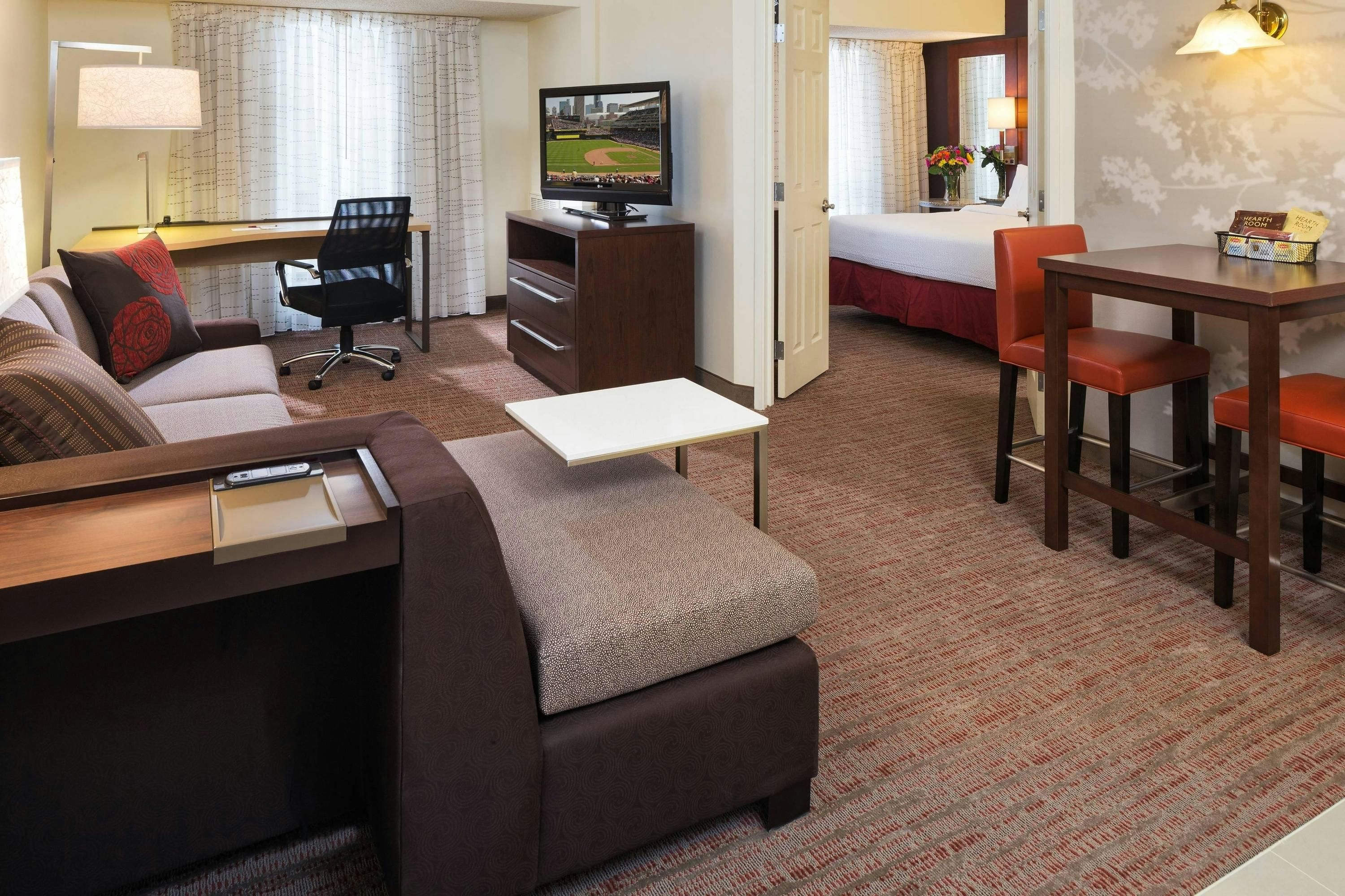 Residence Inn by Marriott Minneapolis Downtown/City Center - Minneapolis - Living room
