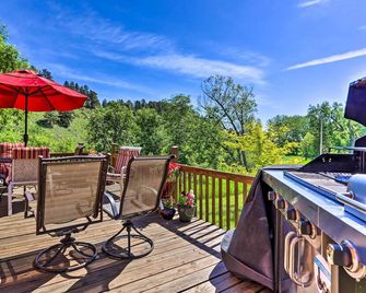 South Dakota Vacation Rental Near Mount Rushmore - Hermosa - Balcón