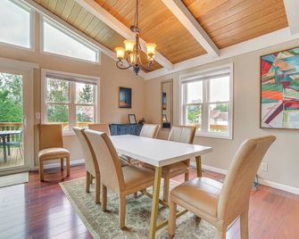 Ski, Golf, Explore! Family Boyne Falls Getaway - Boyne Falls - Dining room