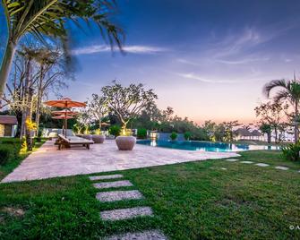 Samanea Beach Resort & Spa - Kep - Havuz