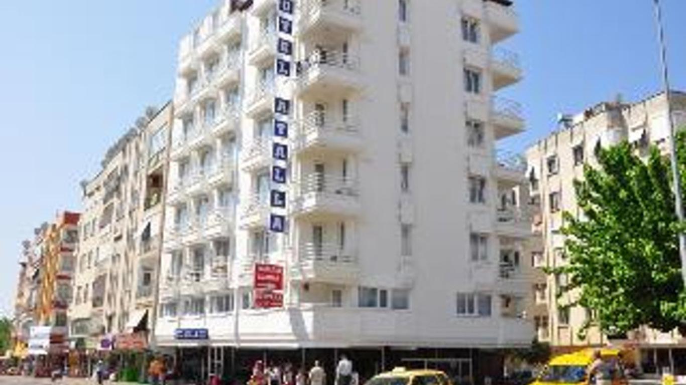 لارا أتالا هوتل