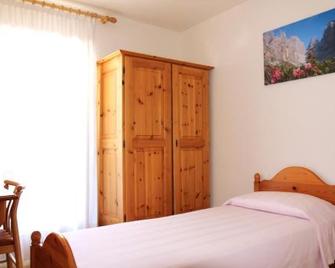Hotel Garni - La Palu - Pinzolo - Bedroom