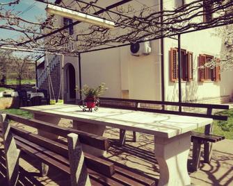 Room Kris with private entrance & private bathroom - Umag - Patio