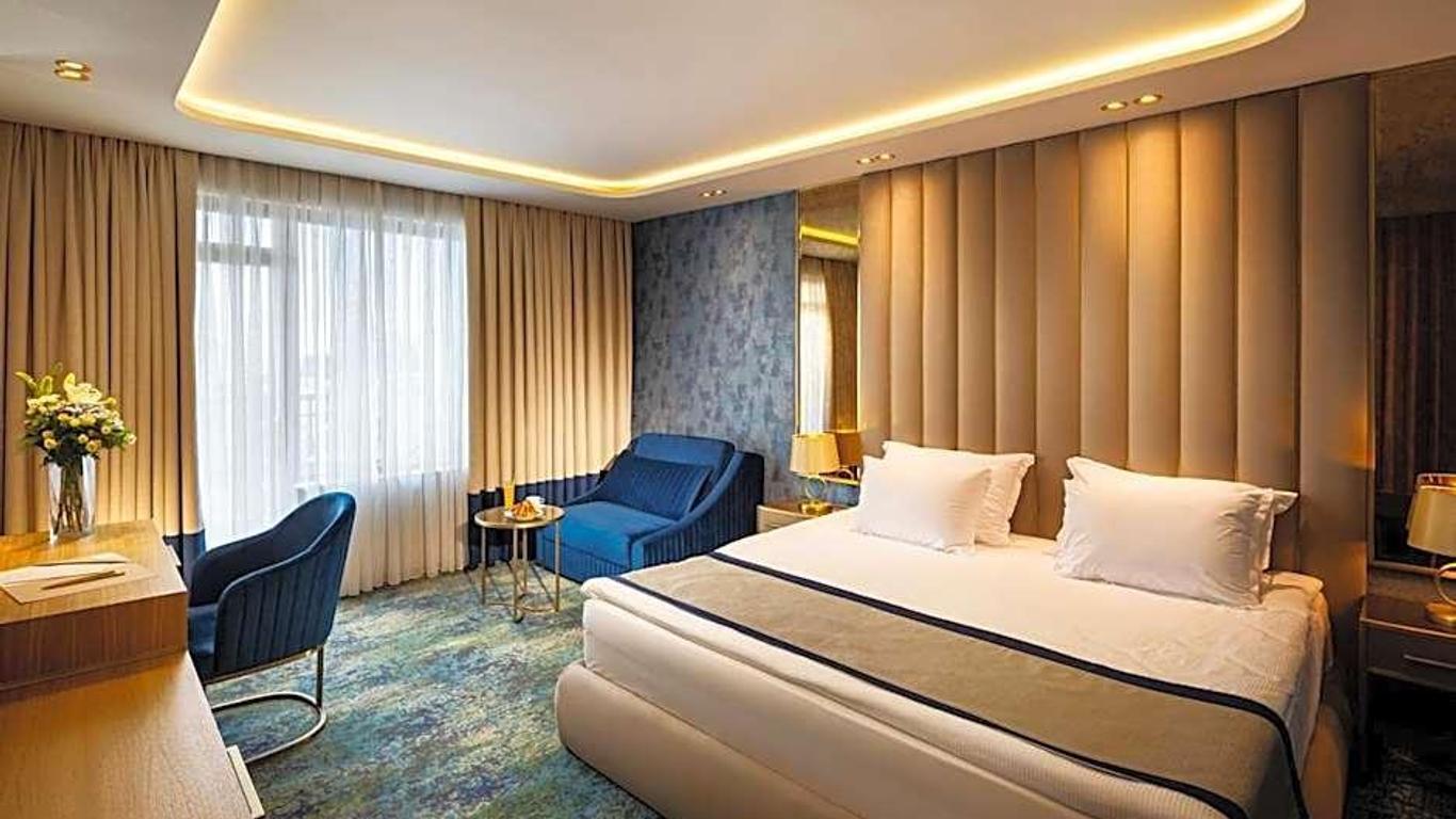 Admiral Hotel