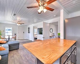 Idyllic Fayetteville Home - Walk to UA Campus! - Fayetteville