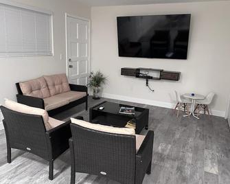 Hidden Palms Resort and Condominiums - Lake Havasu City - Vardagsrum