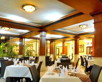 Tryas Hotel - Чиребон - Ресторан