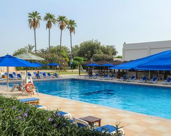 Bm Beach Hotel - Ra’s al-Chaima - Pool