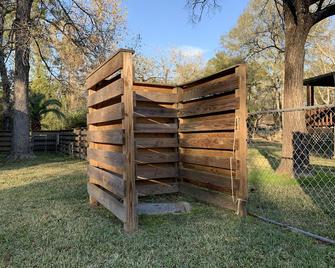 Cozy Barn with Pool Access & Near Lake Conroe - Montgomery - Außenansicht