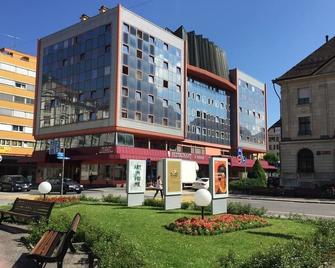 Hôtel des Trois Rois - Le Locle - Building