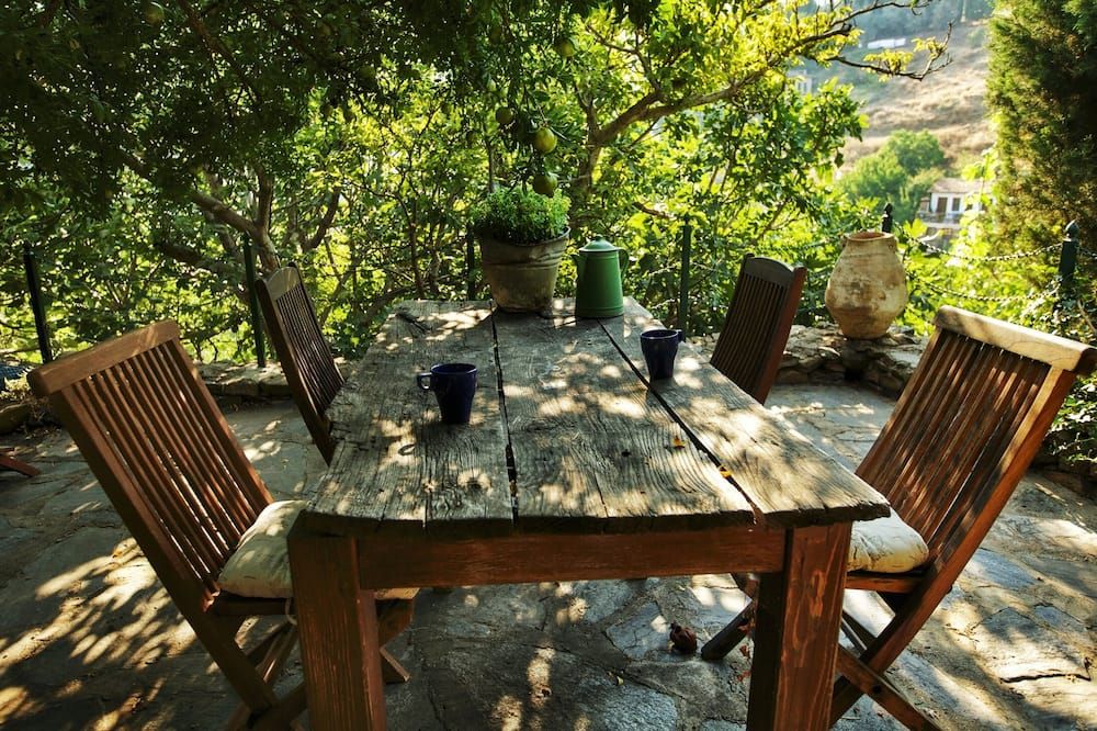 Terrace Houses Sirince - Fig, Olive Clockmakers and Grapevine