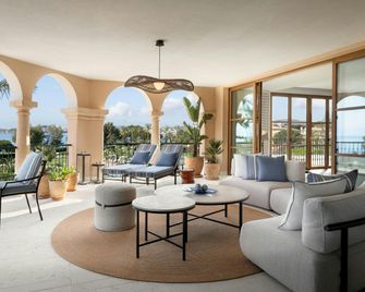 The St. Regis Mardavall Mallorca Resort - Calvià - Bedroom