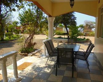 White Rose Lodge - Livingstone - Patio